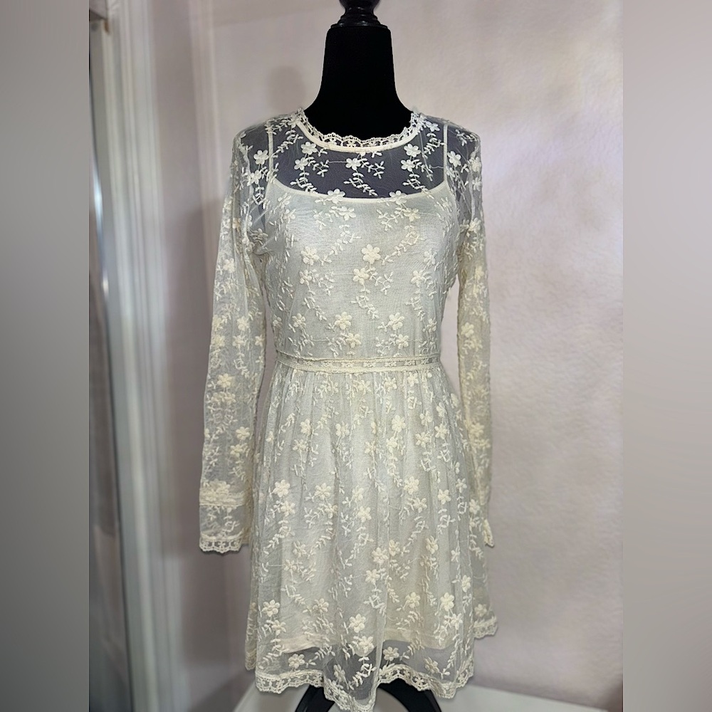 Cream lace dress with floral embroidery & long sleeves S